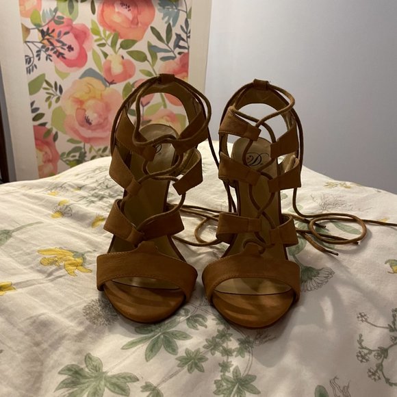 Brown Gladiator Heels! Size 7.5! - Picture 14 of 15